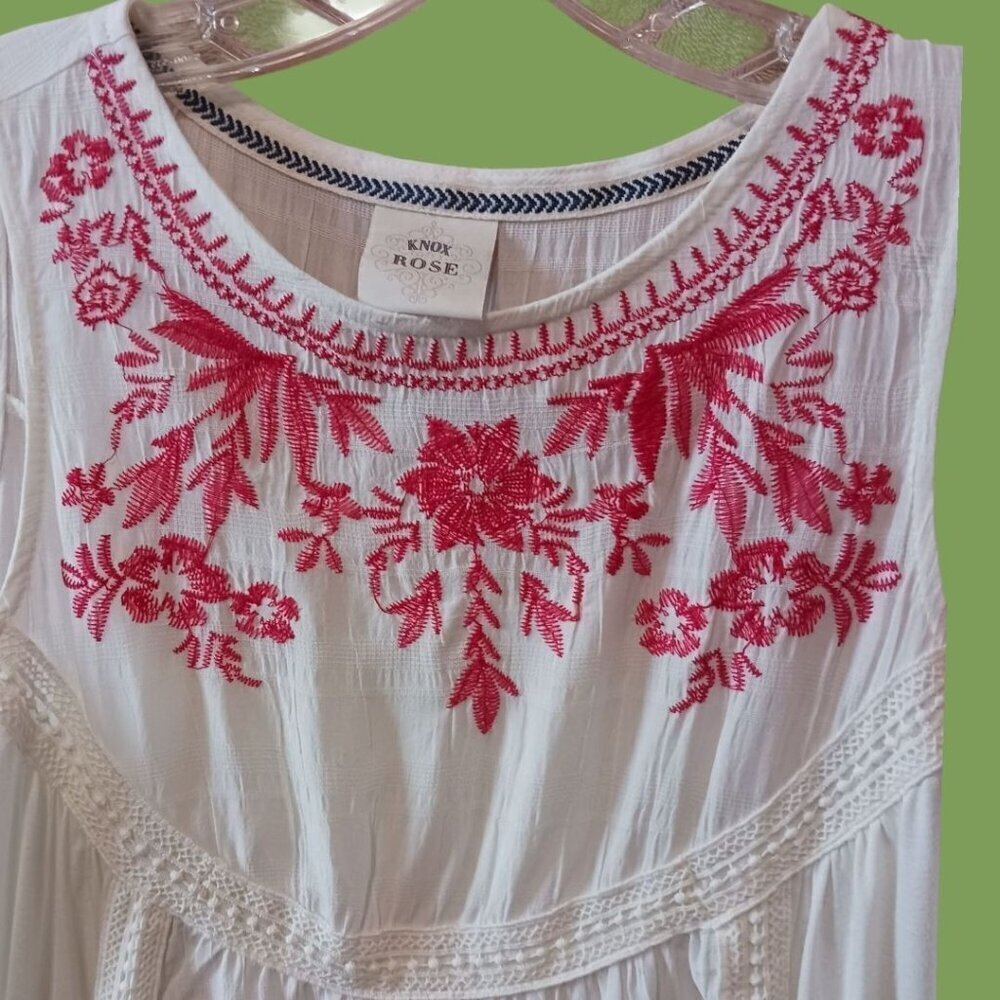 Knox Rose Womens Sleeveless White Top With Red Floral Embroidery Small - Picture 4 of 12